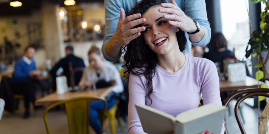 3 book café στην Αθήνα για διάβασμα, ζεστό καφέ και χαλάρωση